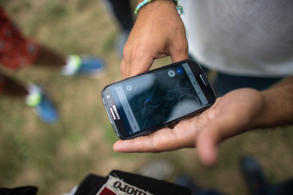 التشويش على جي بي إس في لبنان يضر سائقي الأجرة وعاملي التوصيل